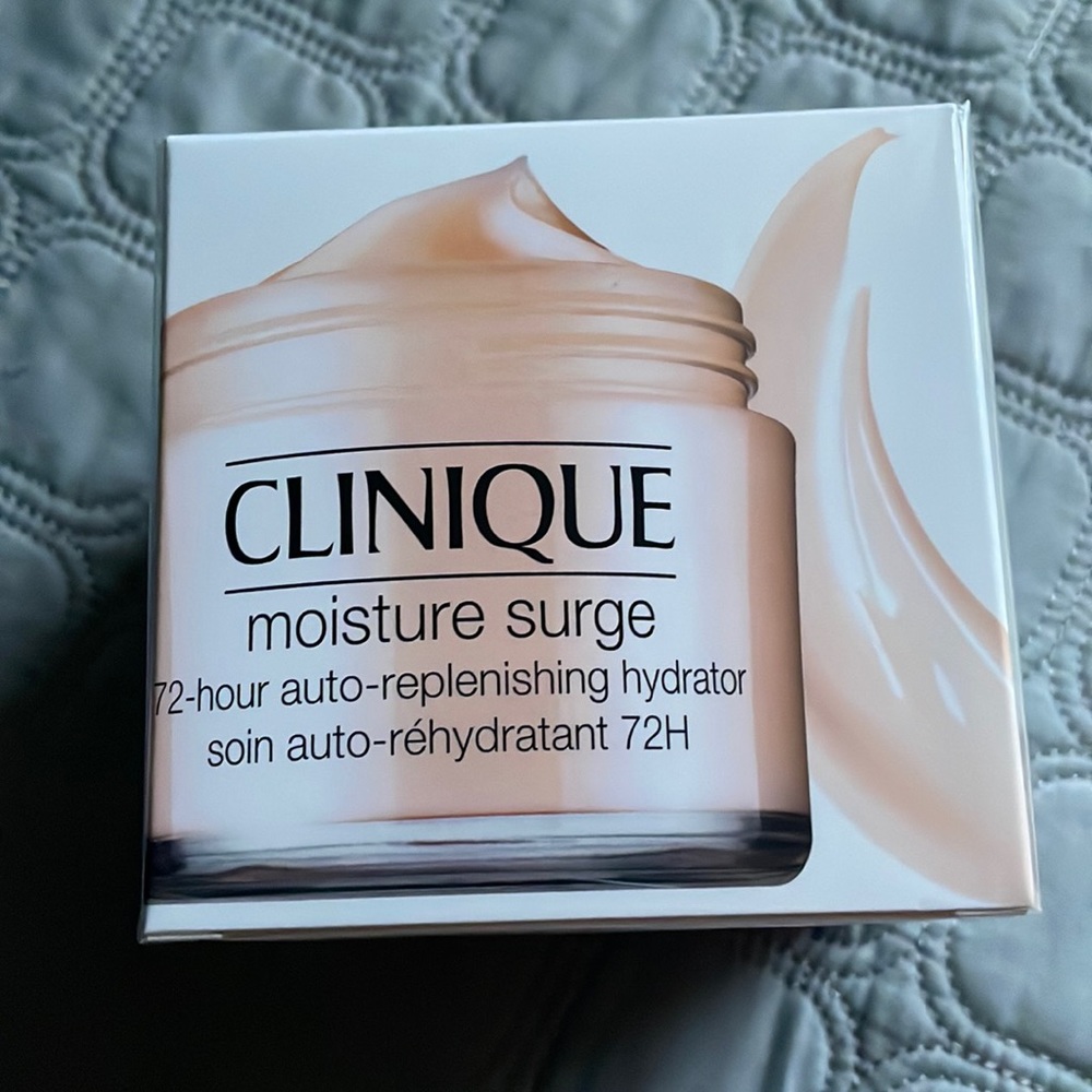 Clinique Moisture Surge 72-hour auto-replenishing hydrator